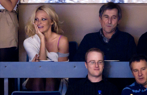 013-anderson-AP12012404664.gif 