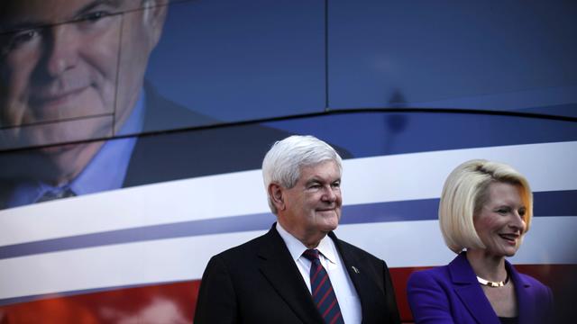 gingrich-bus-AP120131145902.JPG 