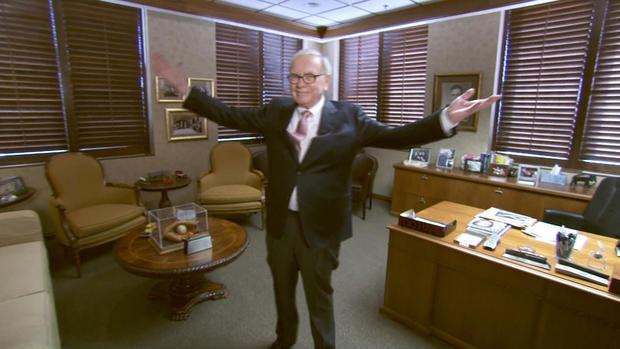 Warren Buffett gives "Person to Person" a tour of his Omaha office 