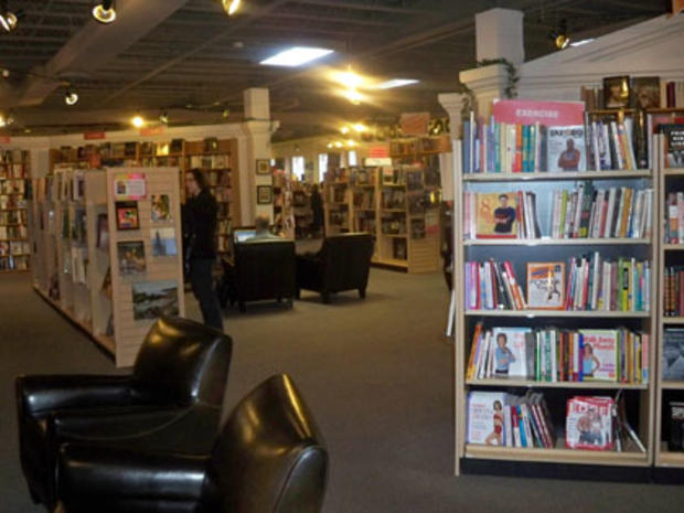 3/12 Arts &amp; Culture - Ukazoo bookstore - Interior 