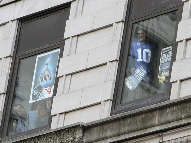 Giants fans watch from office buildings 