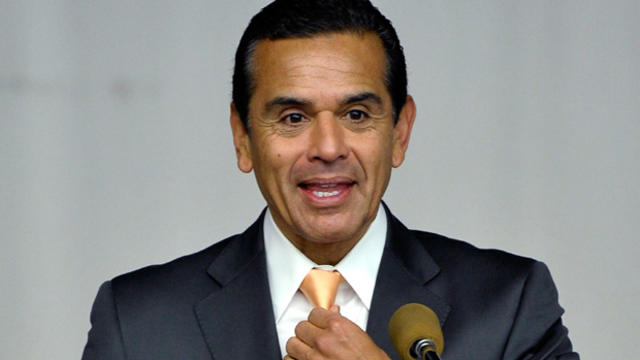 Mayor-Antonio-Villaraigosa.jpg 