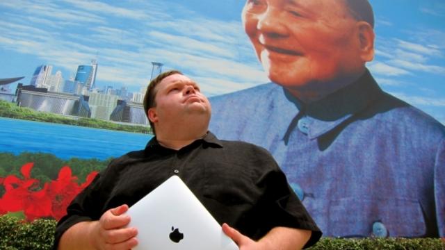 Mike Daisey traveled to Shenzhen, China in 2010 to view the working conditions at Foxconn.  