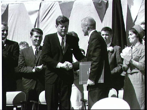 JFK_congratulates_Glenn_-_NASA.jpg 