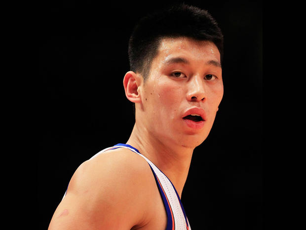 Jeremy Lin of the Knicks looks on against the Kings 