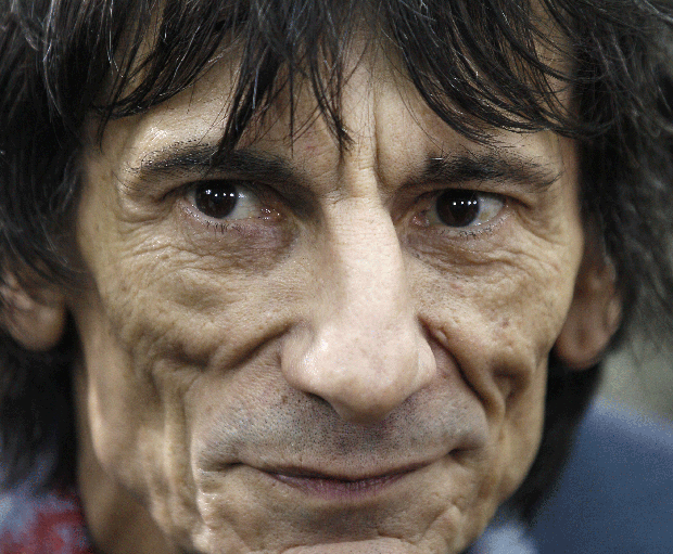 019-ronnie--wood.gif 