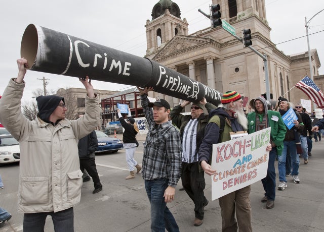 OWS_Koch_pipeline_AP120218017842.jpg 