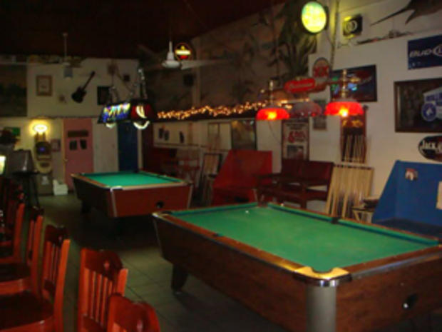 Nightlife &amp; Music Jukebox Bars, Churchill's Pub 
