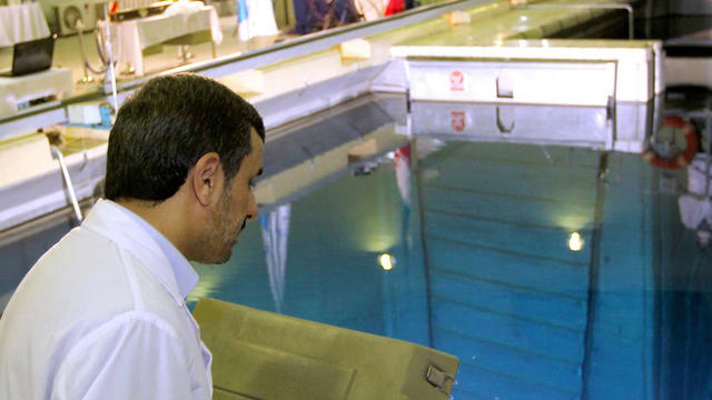 Mahmoud Ahmadinejad tours Tehran's nuclear research reactor 