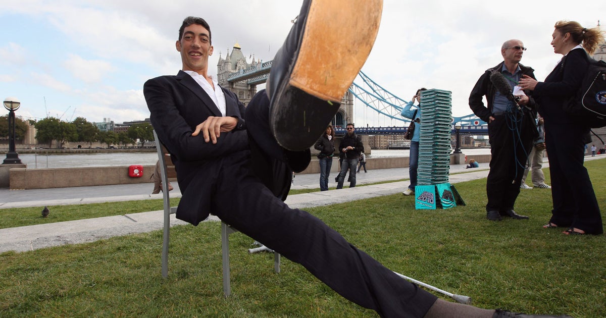 World s Tallest Man Sultan Kosen Stops Growing