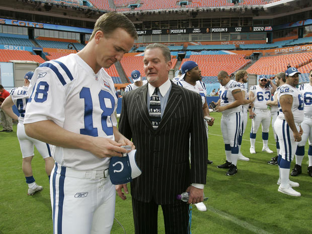 Peyton Manning chats with Colts owner Jim Irsay  