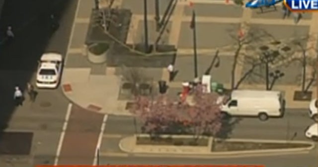 Ohio man shot by police officer after allegedly stabbing four in ...