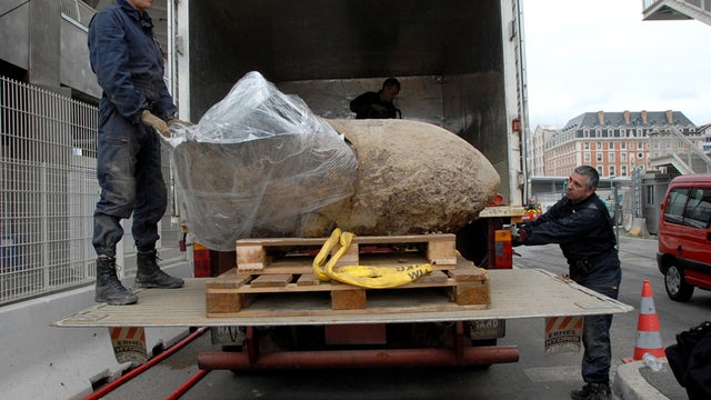 WWII_bomb_AP120318028202.jpg 