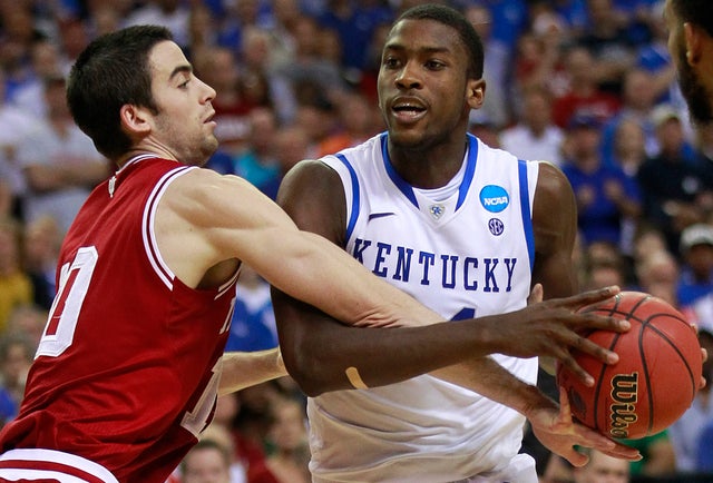 Will Sheehey works against Michael Kidd-Gilchrist, 