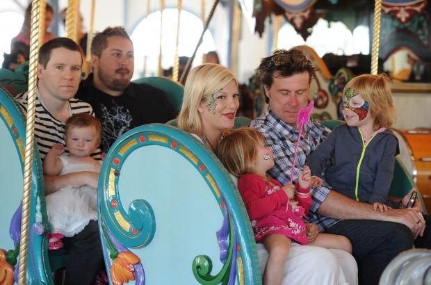 alites-bill-horn-and-scout-masterson-celebrate-the-first-birthday-of-their-daughter-simone-masterson-horn-along-with-tori-spelling-dean-mcdermott-and-their-c.jpg 