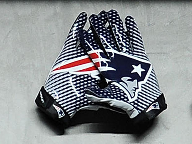 Patriots New Gloves 
