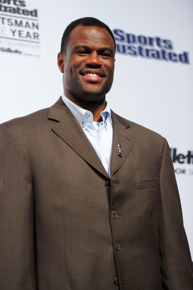 michael-loccisano-basketball-player-and-former-sportsman-of-the-year-david-robinson-61.jpg 