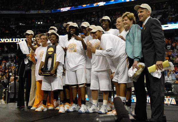 Tennessee Lady Volunteers celebrate with the trophy 