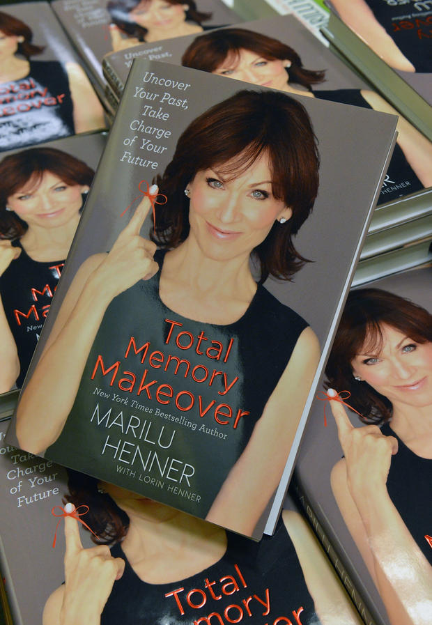 Marilu Henner Signs Copies Of "Total Memory Makeover" 