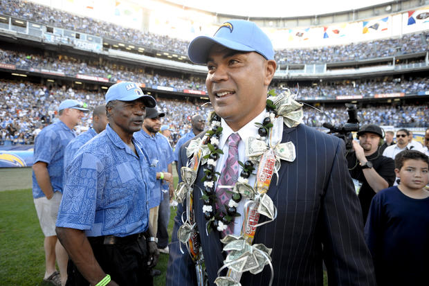 Junior Seau smiles during his induction into the Chargers Hall of Fame 
