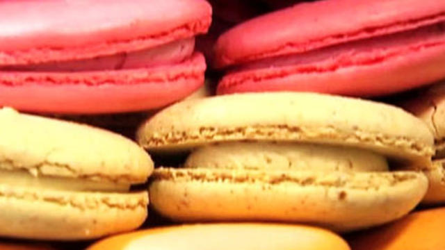 french_macarons_120503.jpg 