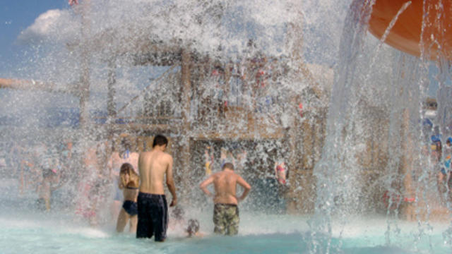 waterpark-splash-buckets.jpg 
