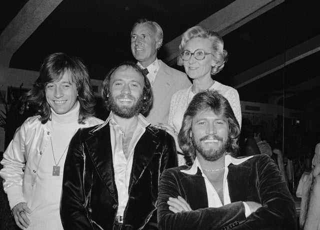 BeeGees_AP7901110101.jpg 