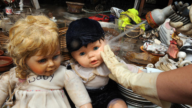 antique-dolls.jpg 