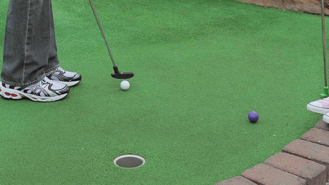 miniature-golf.jpg 