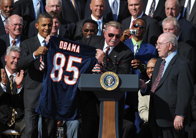 Photo: Obama hosts 1985 Super Bowl Champion Chicago Bears at White