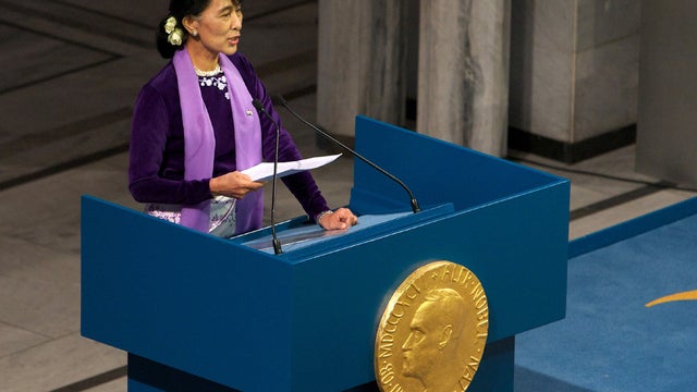 AungSanSuuKyi_t146427765.jpg 