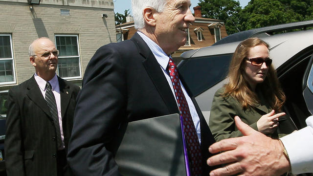 What could possible closing arguments be in Sandusky trial? 