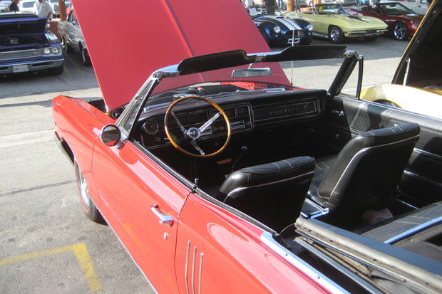 1966 Pontiac 2+2 