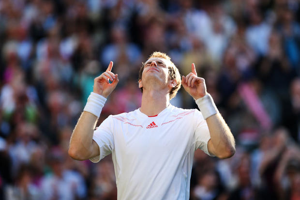 Andy Murray  celebrates match point  