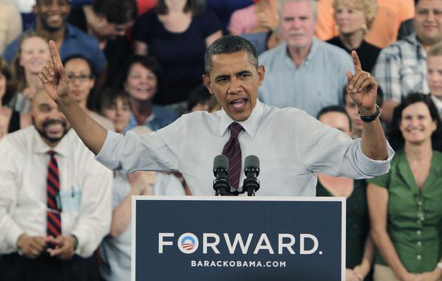 Obama_pointing_to_sky.JPG 