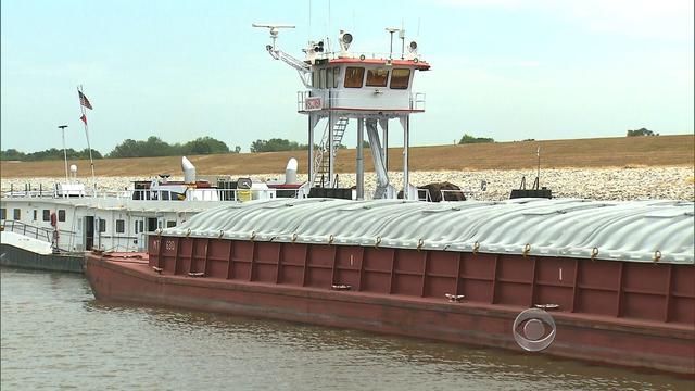 Mississippi River barges 