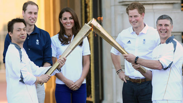 Olympic flame heads to London 
