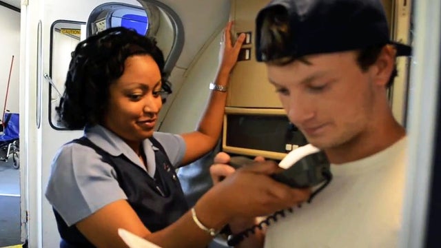 Teen's public apology for cutting in line 