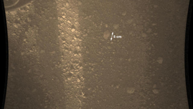 mars-curiosity-martian-crater.jpg 