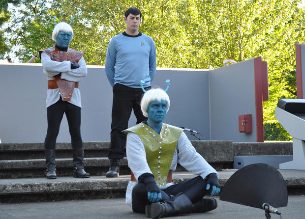 Trek_Spock_and_Andorians.jpg 