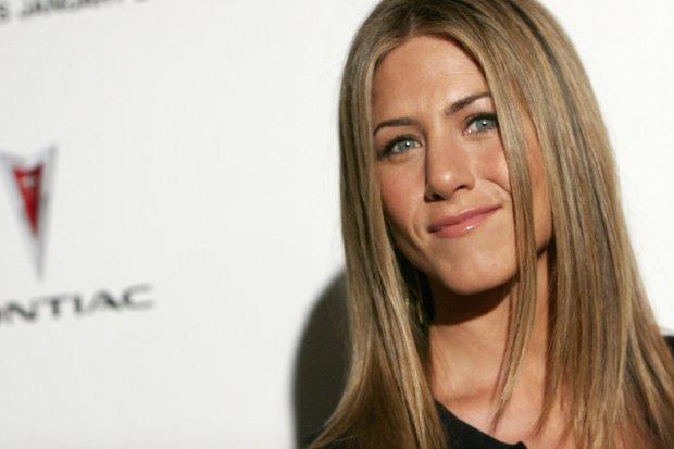 actress-jennifer-aniston-arrives-at-the-premiere-charley-gallay.jpg 