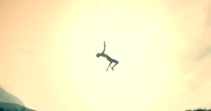 Time-lapse rope swinging gives a meditative moment to your day - CBS News