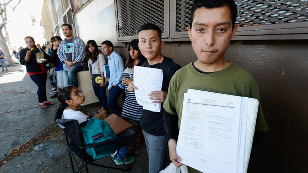 Young illegal immigrants apply for Obama reprieve 
