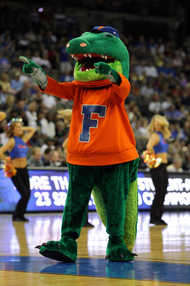 141538616-doug-pensinger-albert-the-mascot-for-the-florida-gators.jpg 