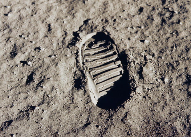 lunar_footprint.jpg 