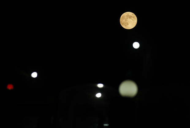 moon11.jpg 