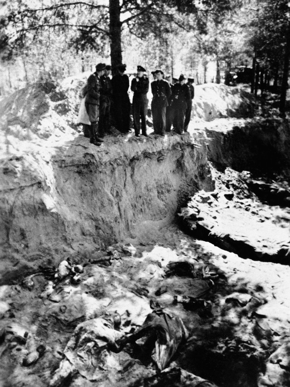 Memos show U.S. helped cover up Soviet massacre - CBS News