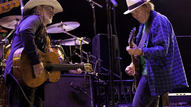 neil-young-and-willie-nelson.jpg 