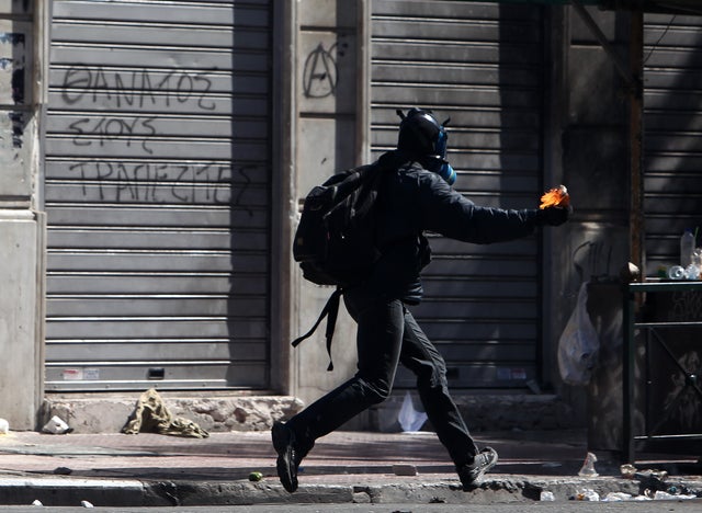 12-GreeceProtestCrisis.jpg 