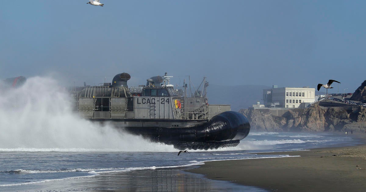 Hovercraft landing kicks off S.F. Fleet Week - CBS News